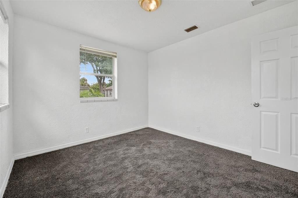 待售: $190,000 (3 贝兹, 1 浴室, 1184 平方英尺)