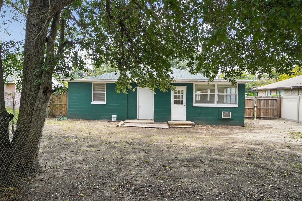 待售: $190,000 (3 贝兹, 1 浴室, 1184 平方英尺)