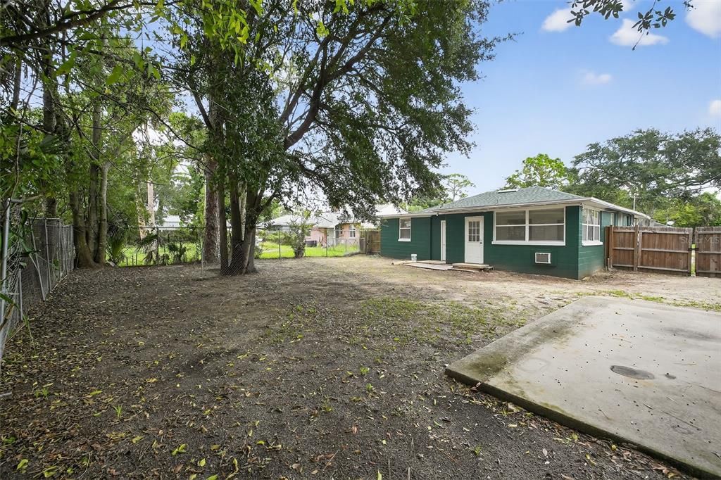 待售: $190,000 (3 贝兹, 1 浴室, 1184 平方英尺)