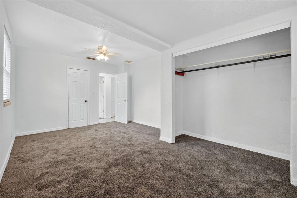 待售: $190,000 (3 贝兹, 1 浴室, 1184 平方英尺)