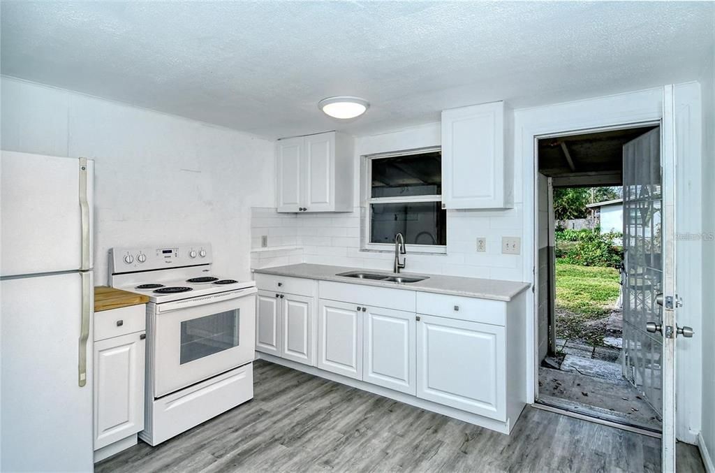 For Rent: $1,495 (2 beds, 1 baths, 725 Square Feet)