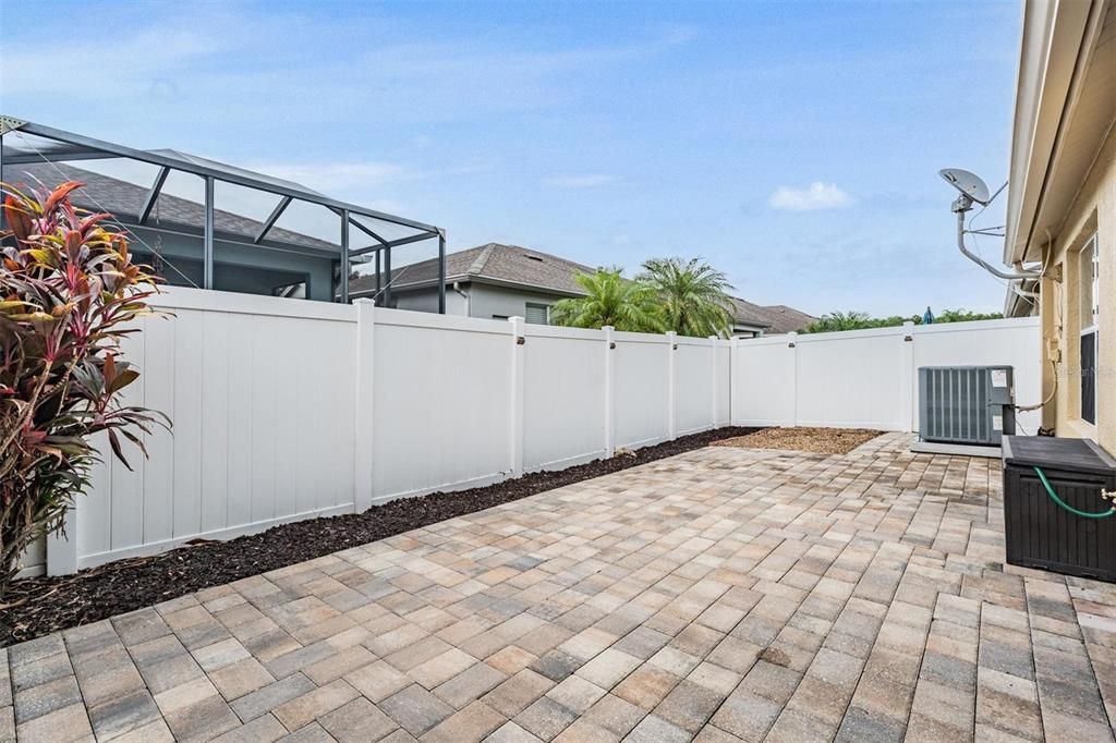 Под контрактом: $329,000 (3 спален, 2 ванн, 1626 Квадратных фут)