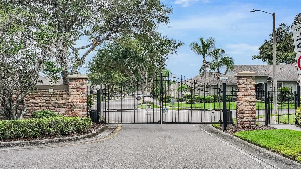 Под контрактом: $329,000 (3 спален, 2 ванн, 1626 Квадратных фут)