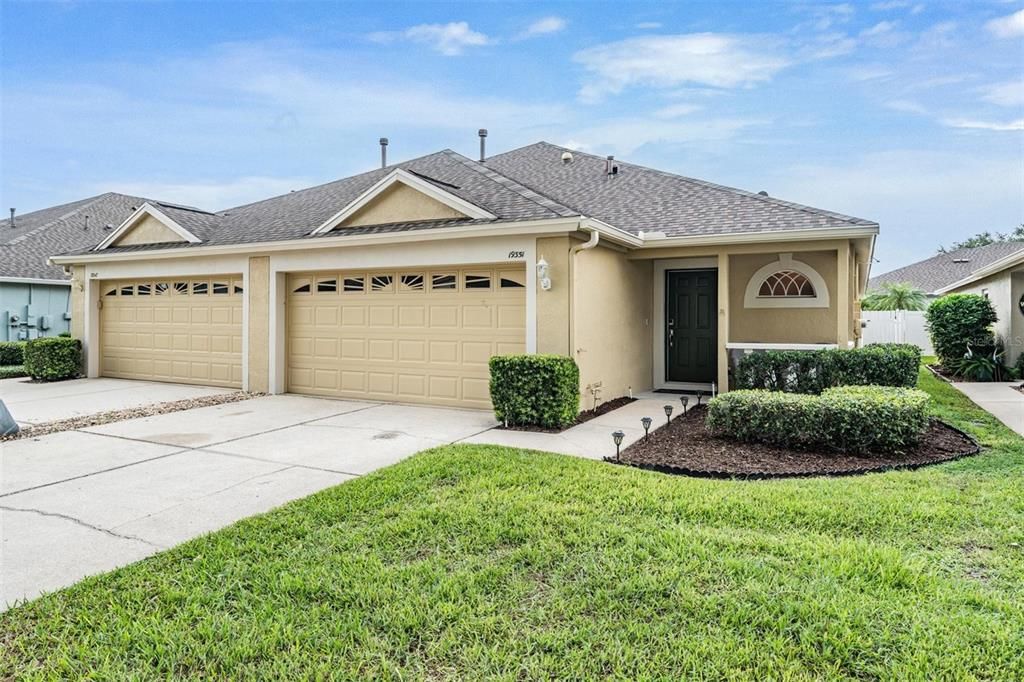 Под контрактом: $329,000 (3 спален, 2 ванн, 1626 Квадратных фут)