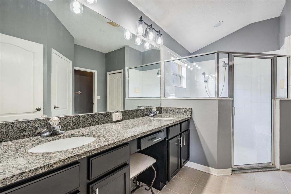 Под контрактом: $329,000 (3 спален, 2 ванн, 1626 Квадратных фут)