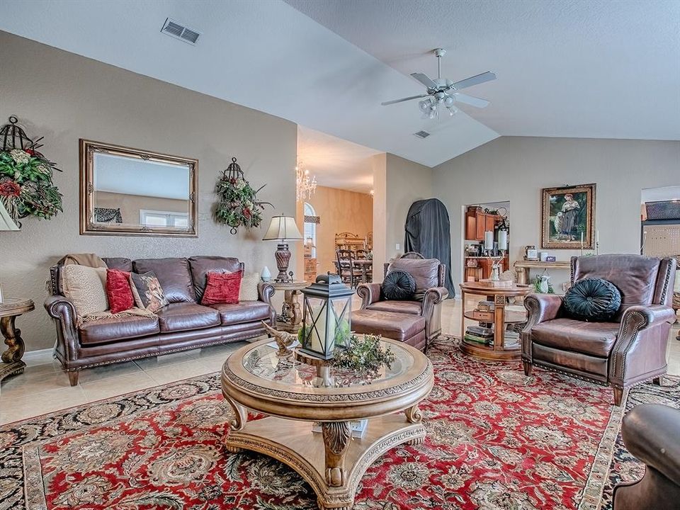 For Sale: $349,700 (4 beds, 2 baths, 2588 Square Feet)