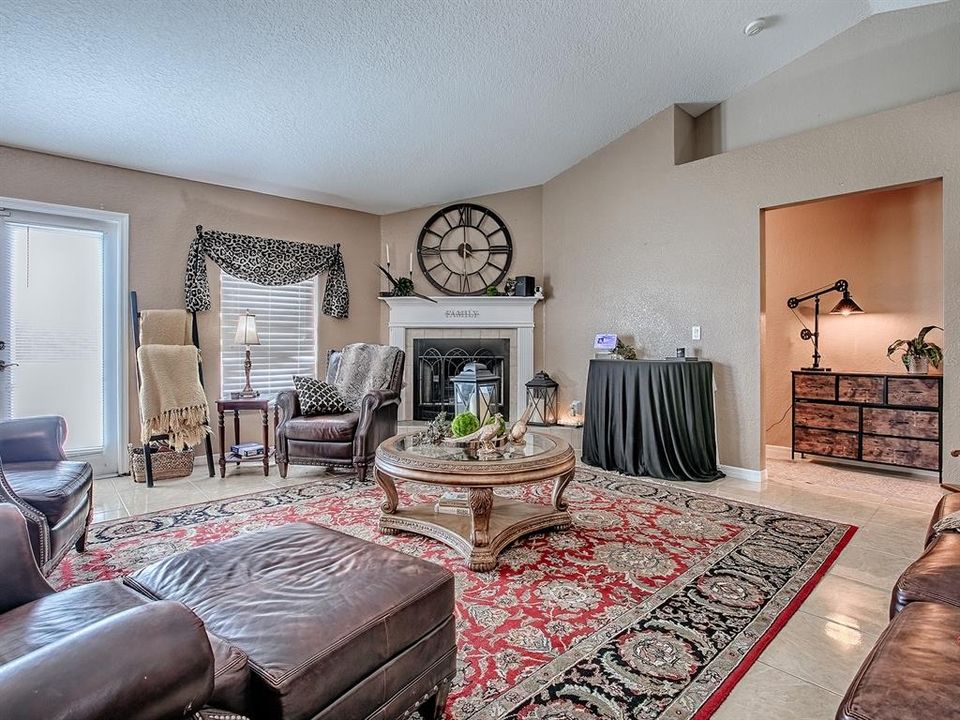 For Sale: $349,700 (4 beds, 2 baths, 2588 Square Feet)