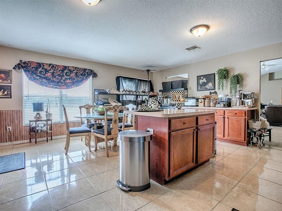 For Sale: $349,700 (4 beds, 2 baths, 2588 Square Feet)