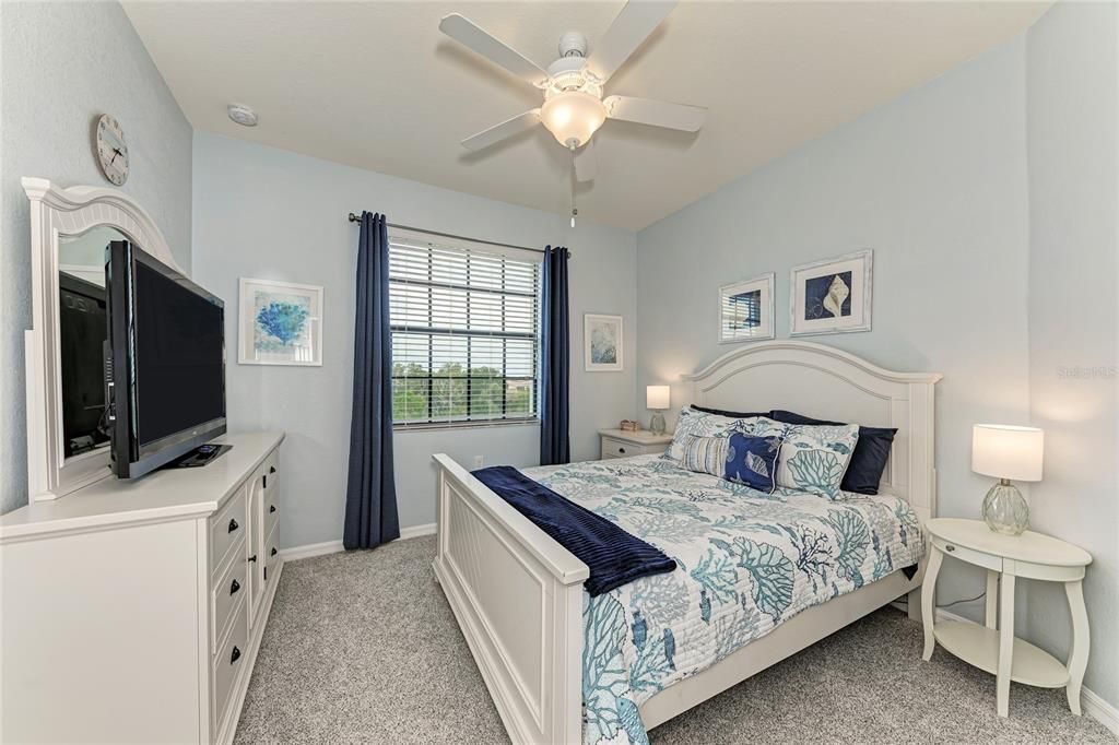 For Sale: $375,000 (2 beds, 2 baths, 1286 Square Feet)