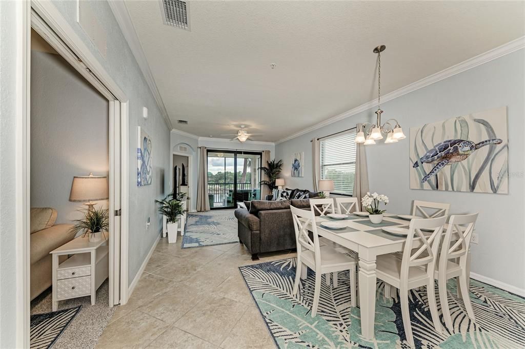 For Sale: $375,000 (2 beds, 2 baths, 1286 Square Feet)