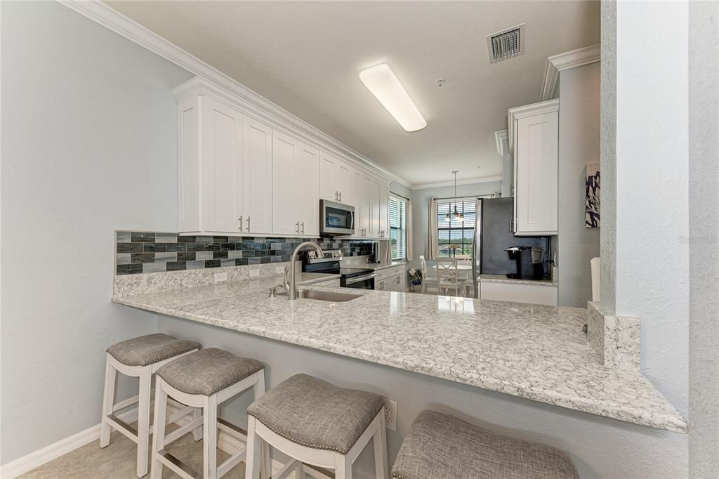 For Sale: $375,000 (2 beds, 2 baths, 1286 Square Feet)