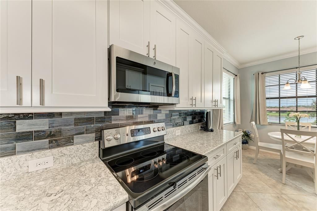 For Sale: $375,000 (2 beds, 2 baths, 1286 Square Feet)