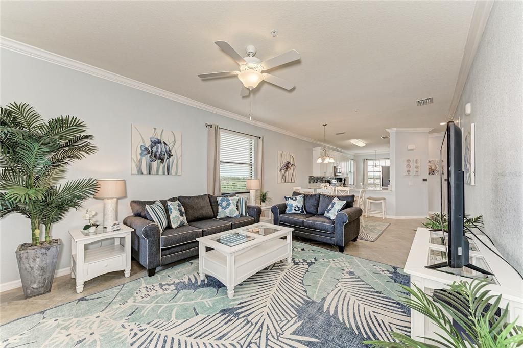 For Sale: $375,000 (2 beds, 2 baths, 1286 Square Feet)