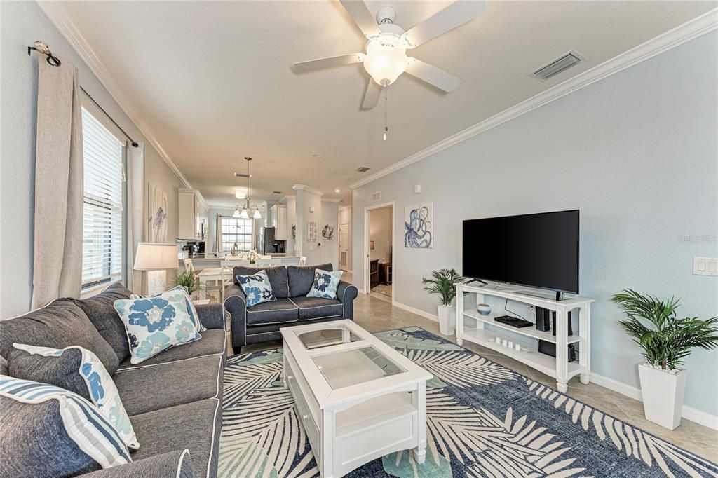 For Sale: $375,000 (2 beds, 2 baths, 1286 Square Feet)