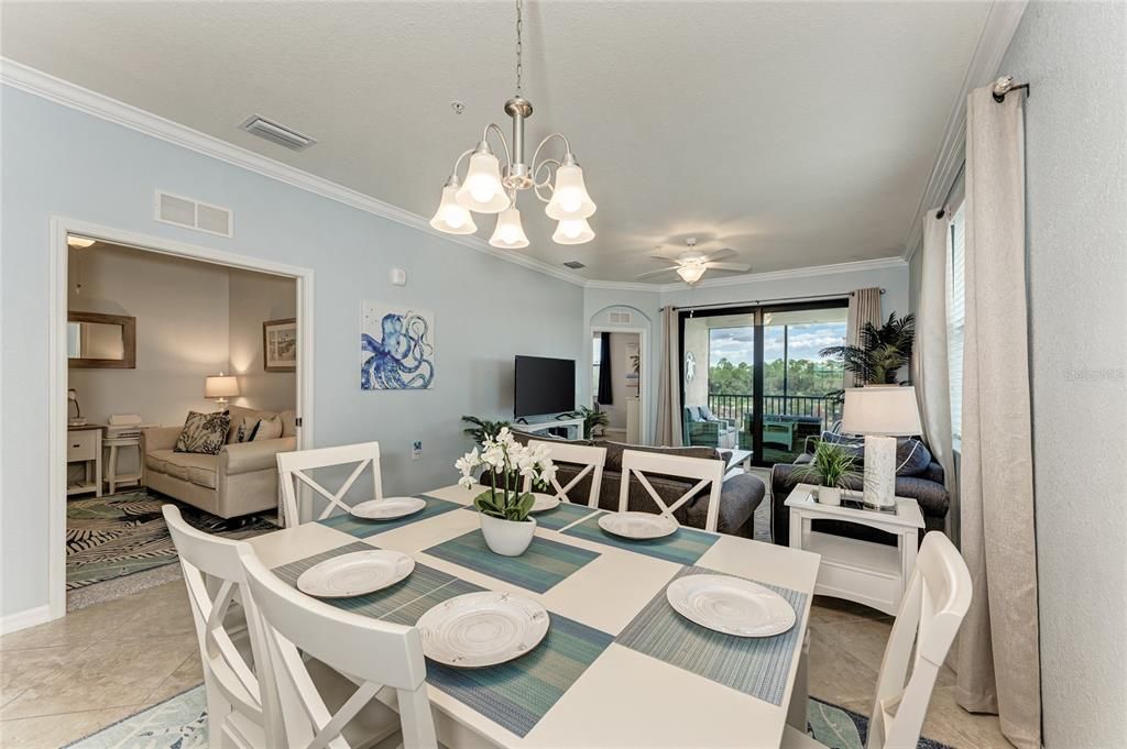 For Sale: $375,000 (2 beds, 2 baths, 1286 Square Feet)