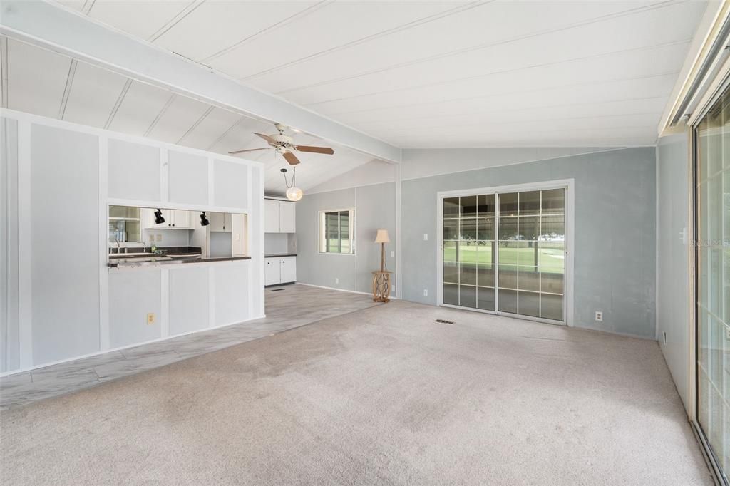 待售: $142,000 (2 贝兹, 2 浴室, 960 平方英尺)