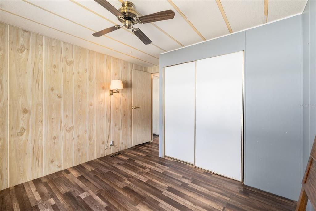 待售: $142,000 (2 贝兹, 2 浴室, 960 平方英尺)