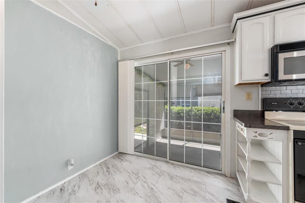 待售: $142,000 (2 贝兹, 2 浴室, 960 平方英尺)