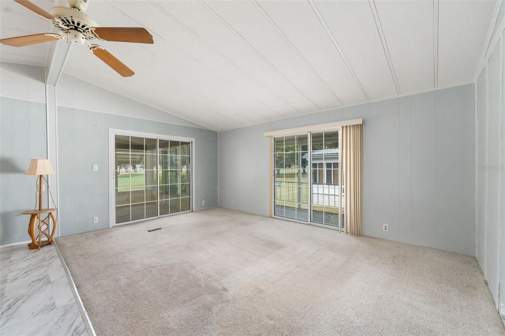 待售: $142,000 (2 贝兹, 2 浴室, 960 平方英尺)