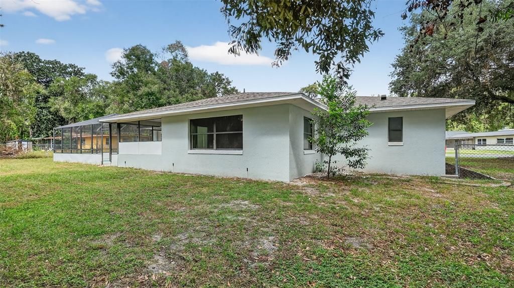 For Sale: $259,950 (2 beds, 2 baths, 1512 Square Feet)