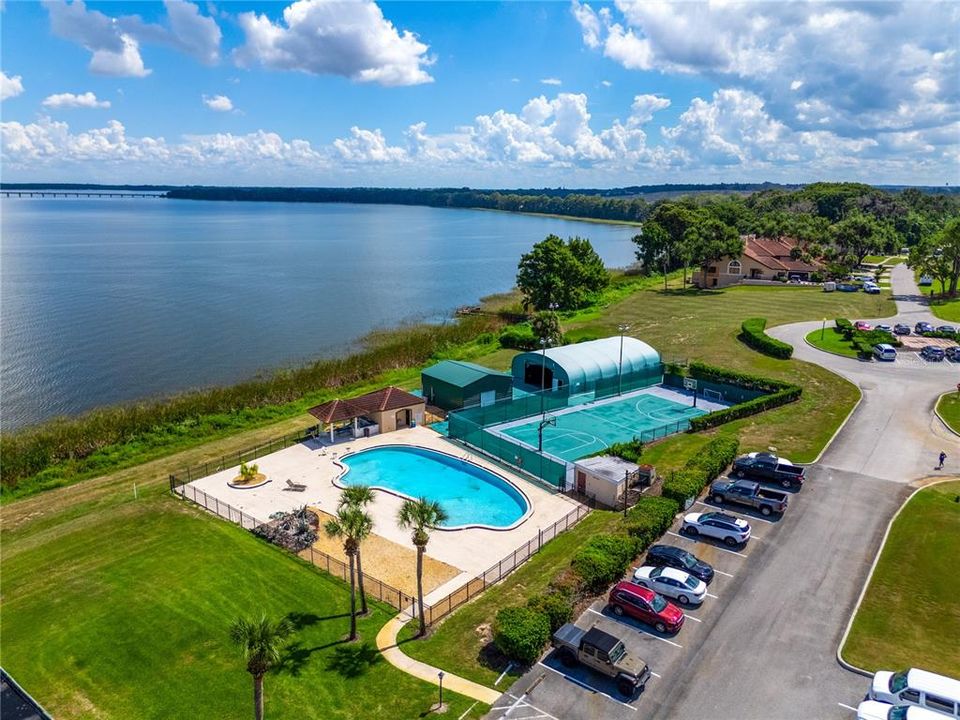 En Venta: $339,800 (3 camas, 2 baños, 1718 Pies cuadrados)