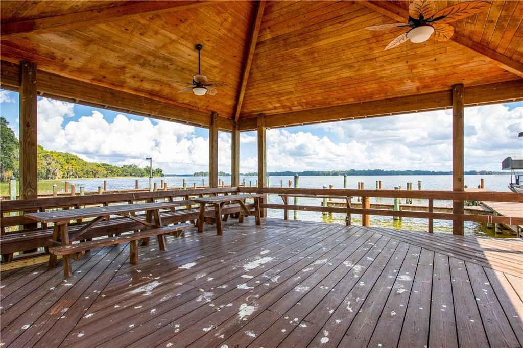 En Venta: $339,800 (3 camas, 2 baños, 1718 Pies cuadrados)