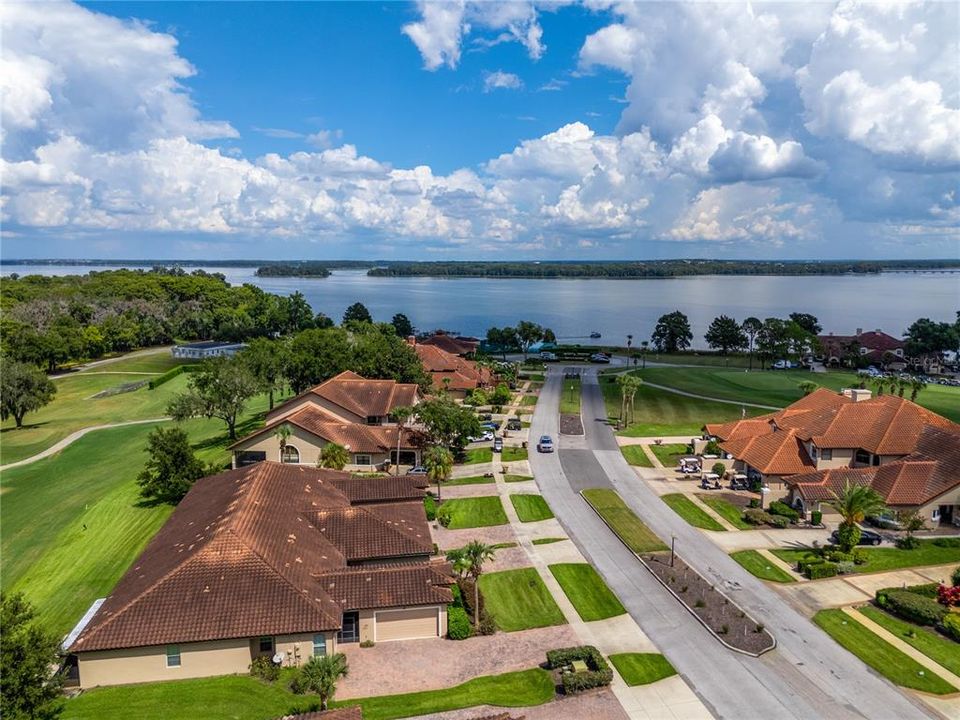 En Venta: $339,800 (3 camas, 2 baños, 1718 Pies cuadrados)