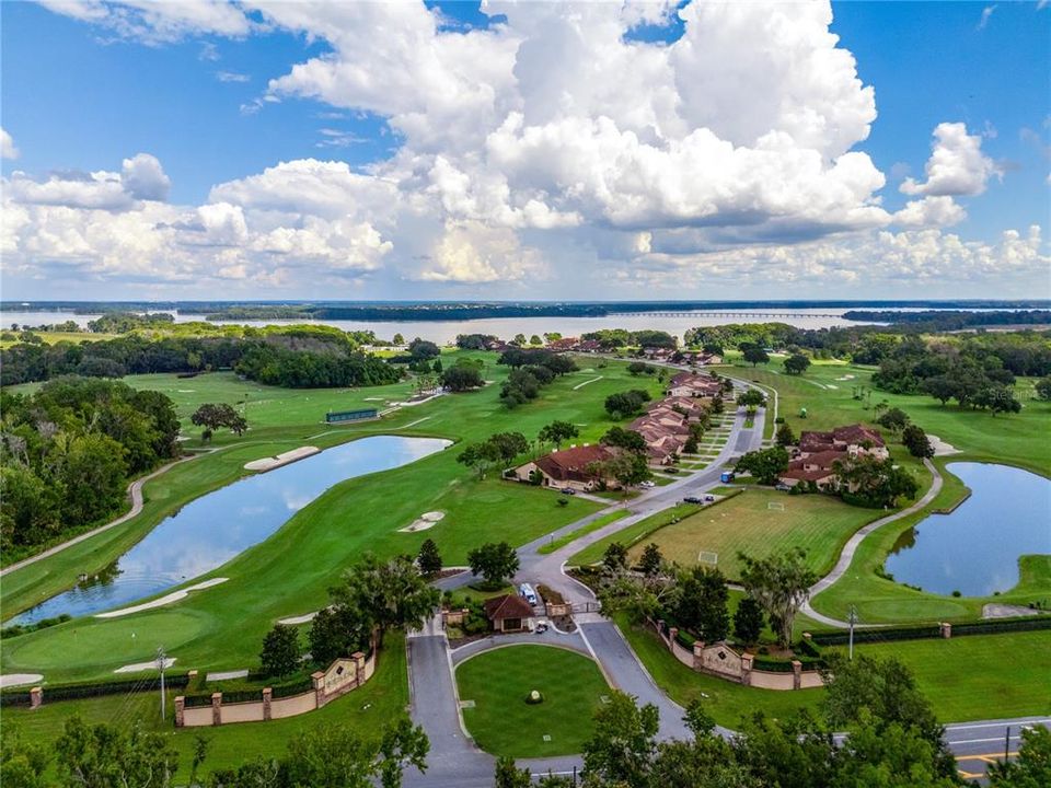 En Venta: $339,800 (3 camas, 2 baños, 1718 Pies cuadrados)