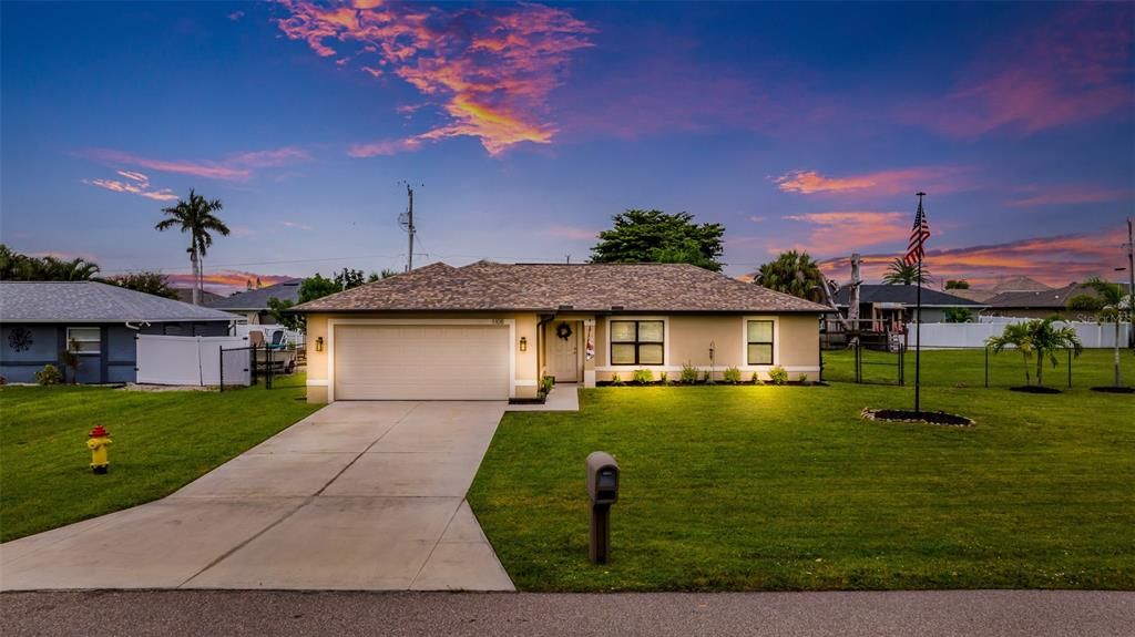 For Sale: $347,000 (3 beds, 2 baths, 1272 Square Feet)