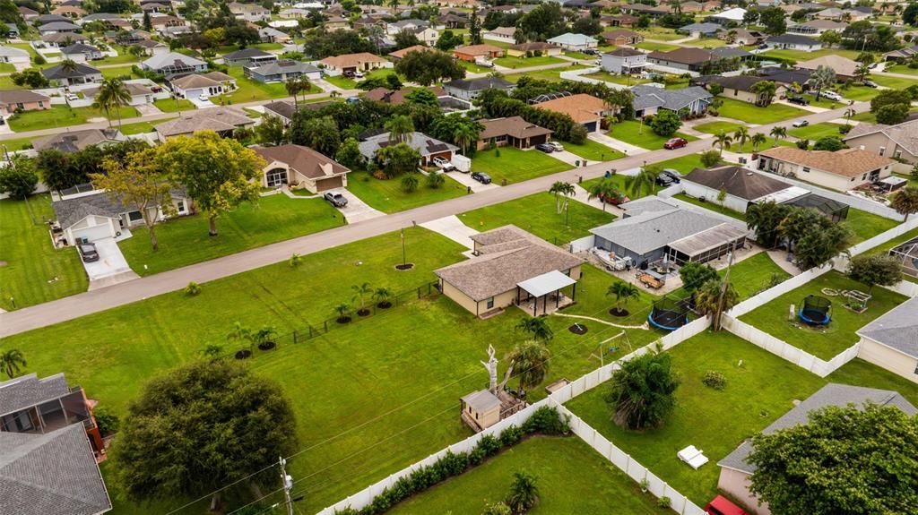 For Sale: $347,000 (3 beds, 2 baths, 1272 Square Feet)