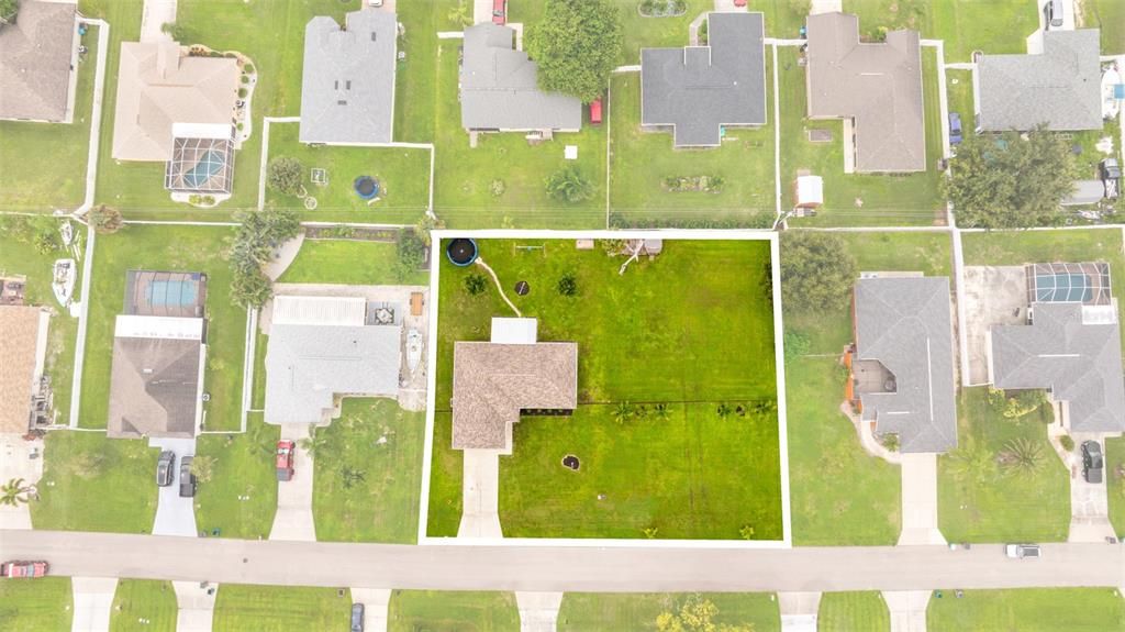 For Sale: $347,000 (3 beds, 2 baths, 1272 Square Feet)