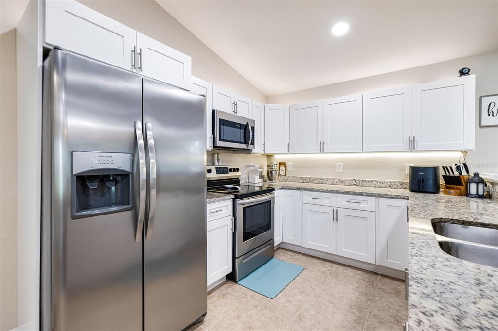 For Sale: $347,000 (3 beds, 2 baths, 1272 Square Feet)