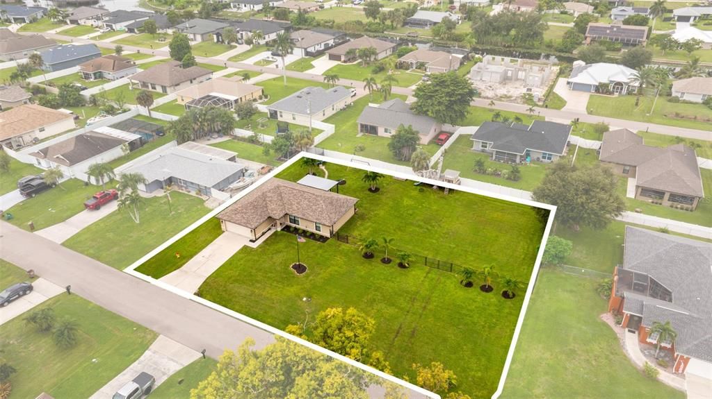 For Sale: $347,000 (3 beds, 2 baths, 1272 Square Feet)