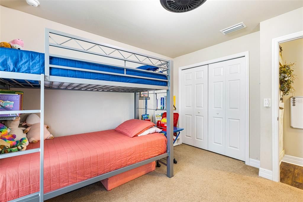 For Sale: $347,000 (3 beds, 2 baths, 1272 Square Feet)