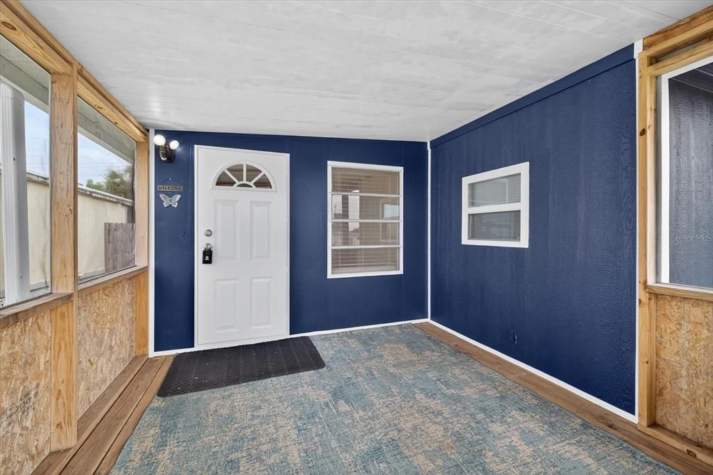 Active With Contract: $100,000 (2 beds, 1 baths, 520 Square Feet)