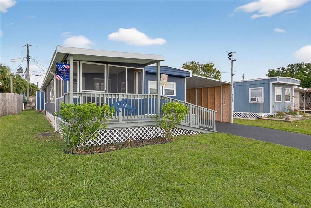 Active With Contract: $100,000 (2 beds, 1 baths, 520 Square Feet)