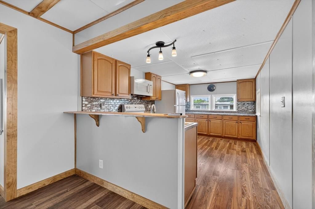 Active With Contract: $100,000 (2 beds, 1 baths, 520 Square Feet)