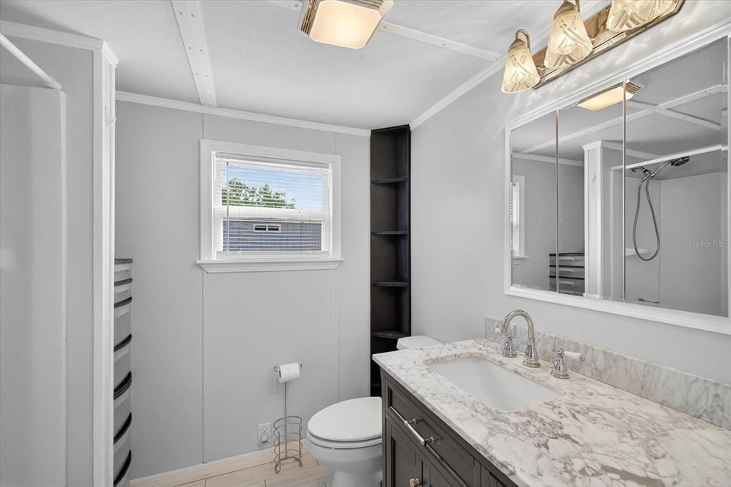 Active With Contract: $100,000 (2 beds, 1 baths, 520 Square Feet)