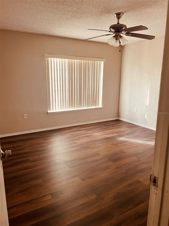 Active With Contract: $343,500 (4 beds, 2 baths, 1442 Square Feet)