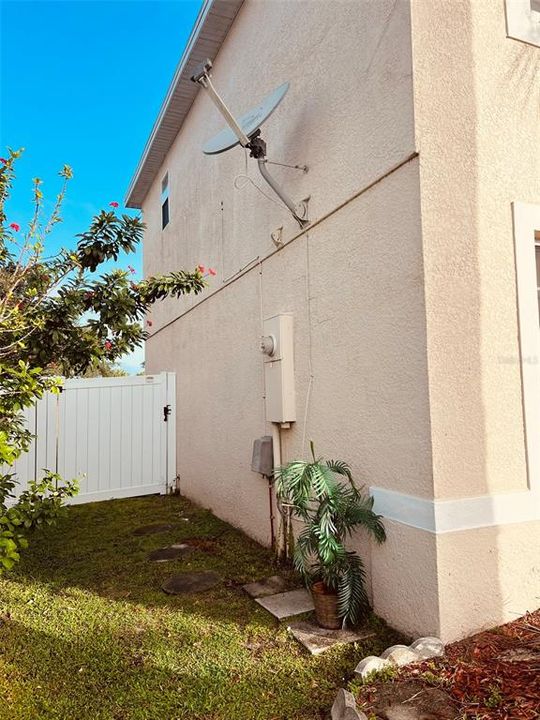 Active With Contract: $343,500 (4 beds, 2 baths, 1442 Square Feet)