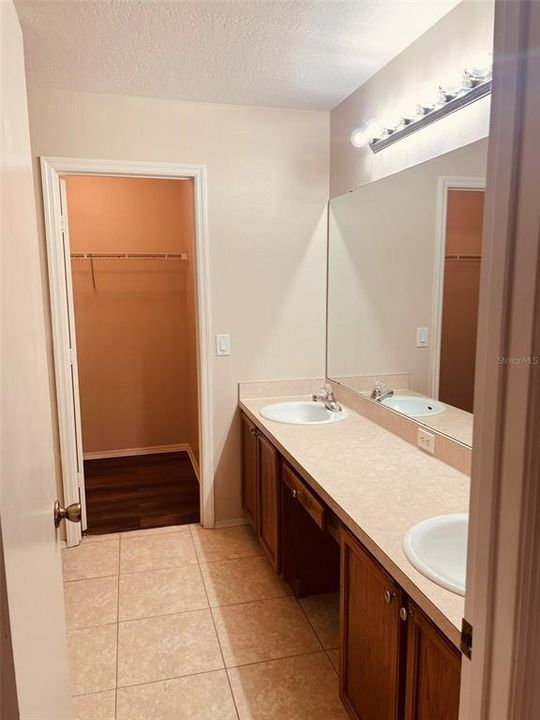 Active With Contract: $343,500 (4 beds, 2 baths, 1442 Square Feet)