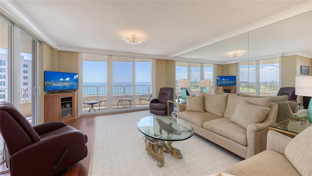 На продажу: $2,675,000 (3 спален, 3 ванн, 1842 Квадратных фут)