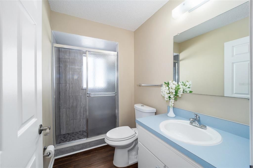 For Sale: $189,900 (2 beds, 2 baths, 929 Square Feet)