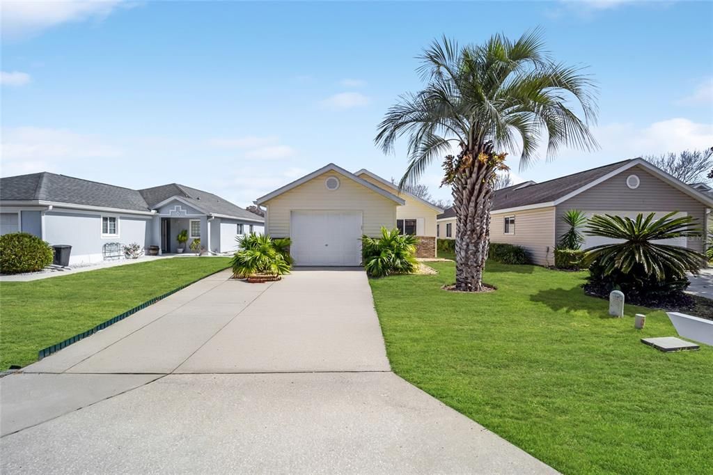 For Sale: $189,900 (2 beds, 2 baths, 929 Square Feet)