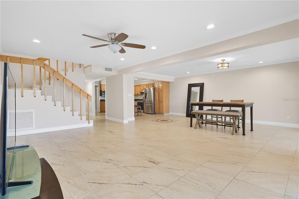 En Venta: $615,000 (3 camas, 2 baños, 2030 Pies cuadrados)