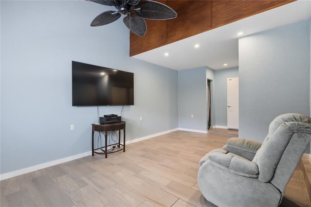 En Venta: $615,000 (3 camas, 2 baños, 2030 Pies cuadrados)