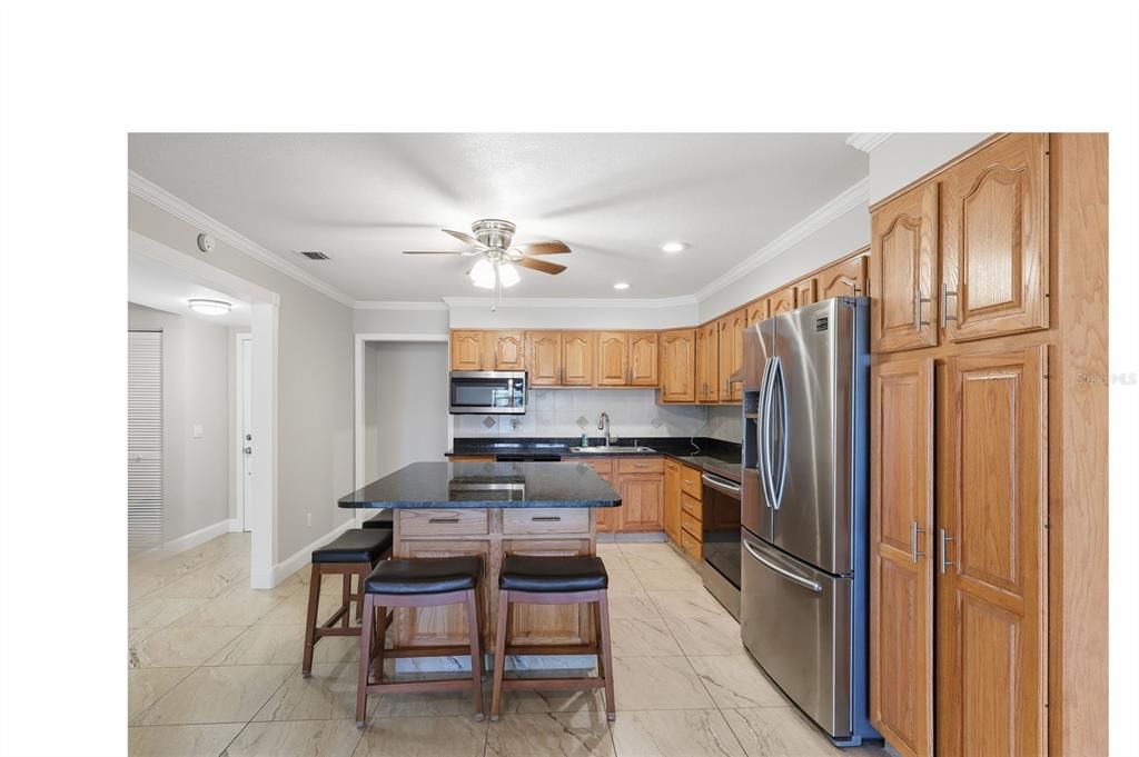 En Venta: $615,000 (3 camas, 2 baños, 2030 Pies cuadrados)