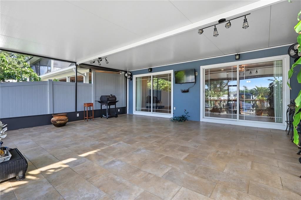 En Venta: $615,000 (3 camas, 2 baños, 2030 Pies cuadrados)