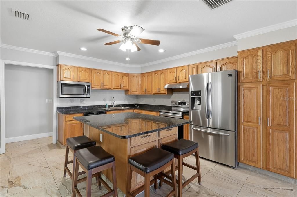 En Venta: $615,000 (3 camas, 2 baños, 2030 Pies cuadrados)