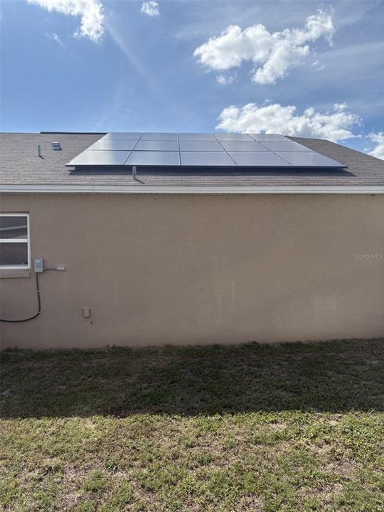 For Rent: $2,100 (3 beds, 2 baths, 1305 Square Feet)